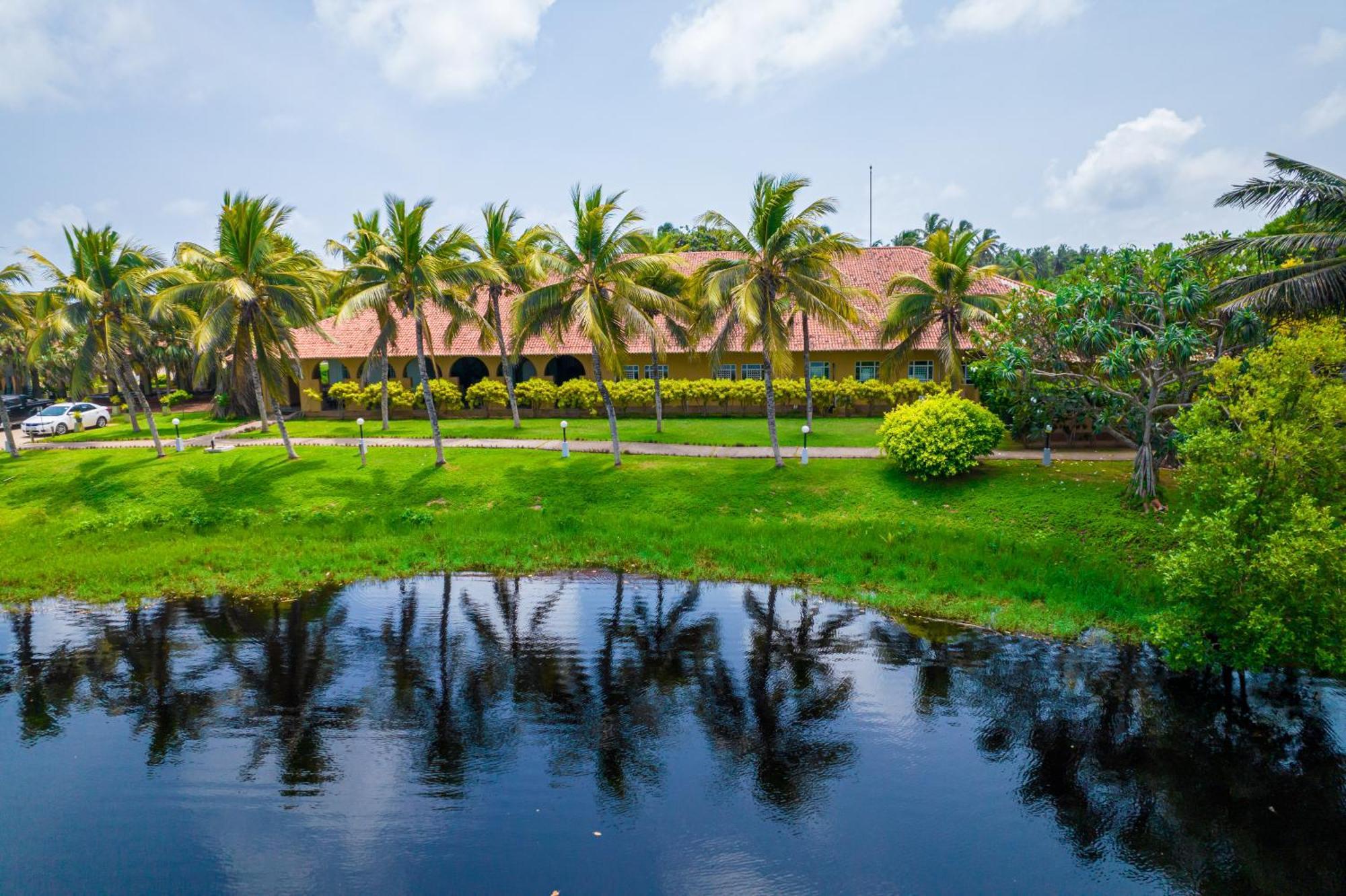 Hotel Club Palm Bay Marawila Exterior foto