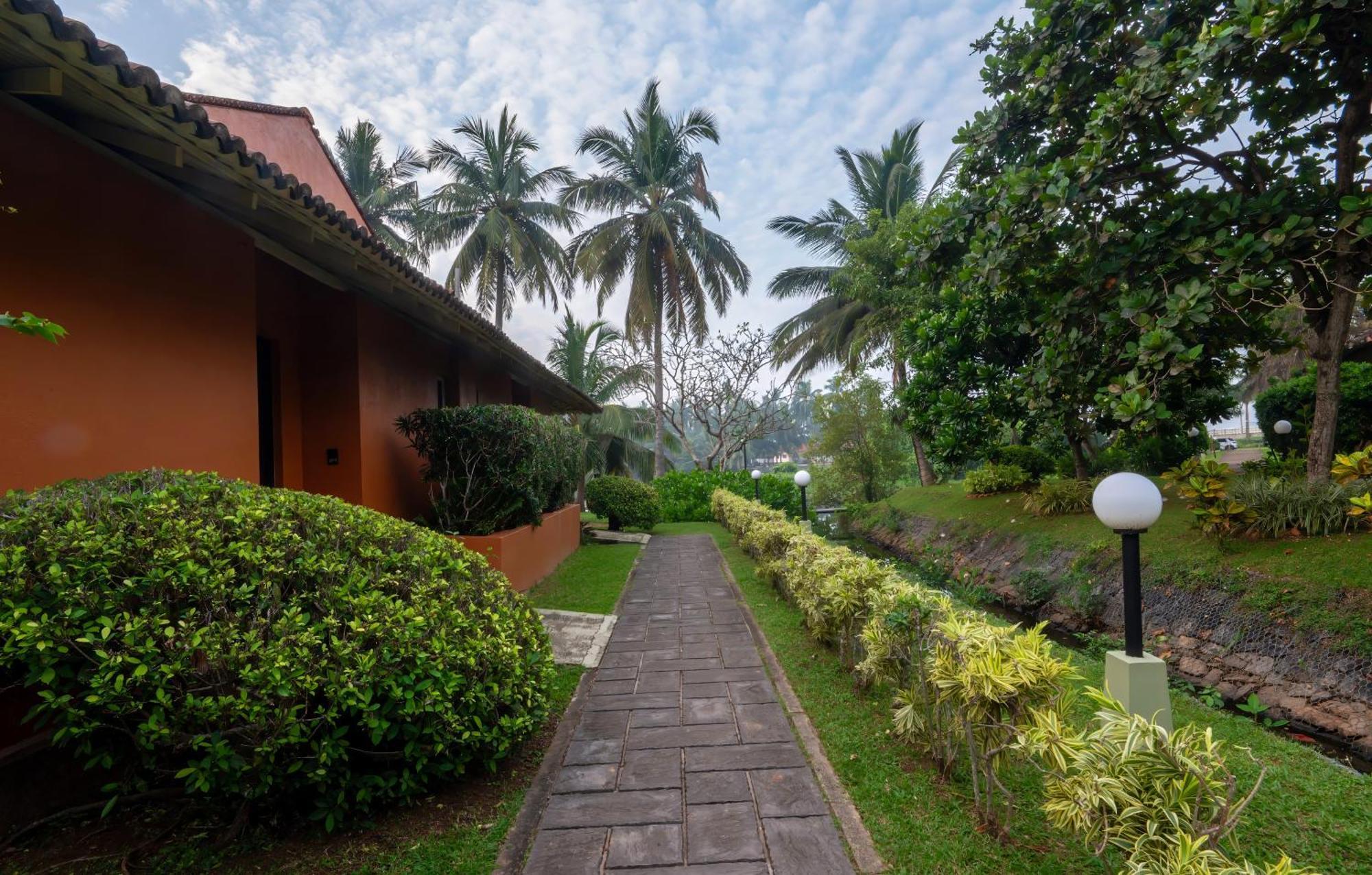Hotel Club Palm Bay Marawila Exterior foto